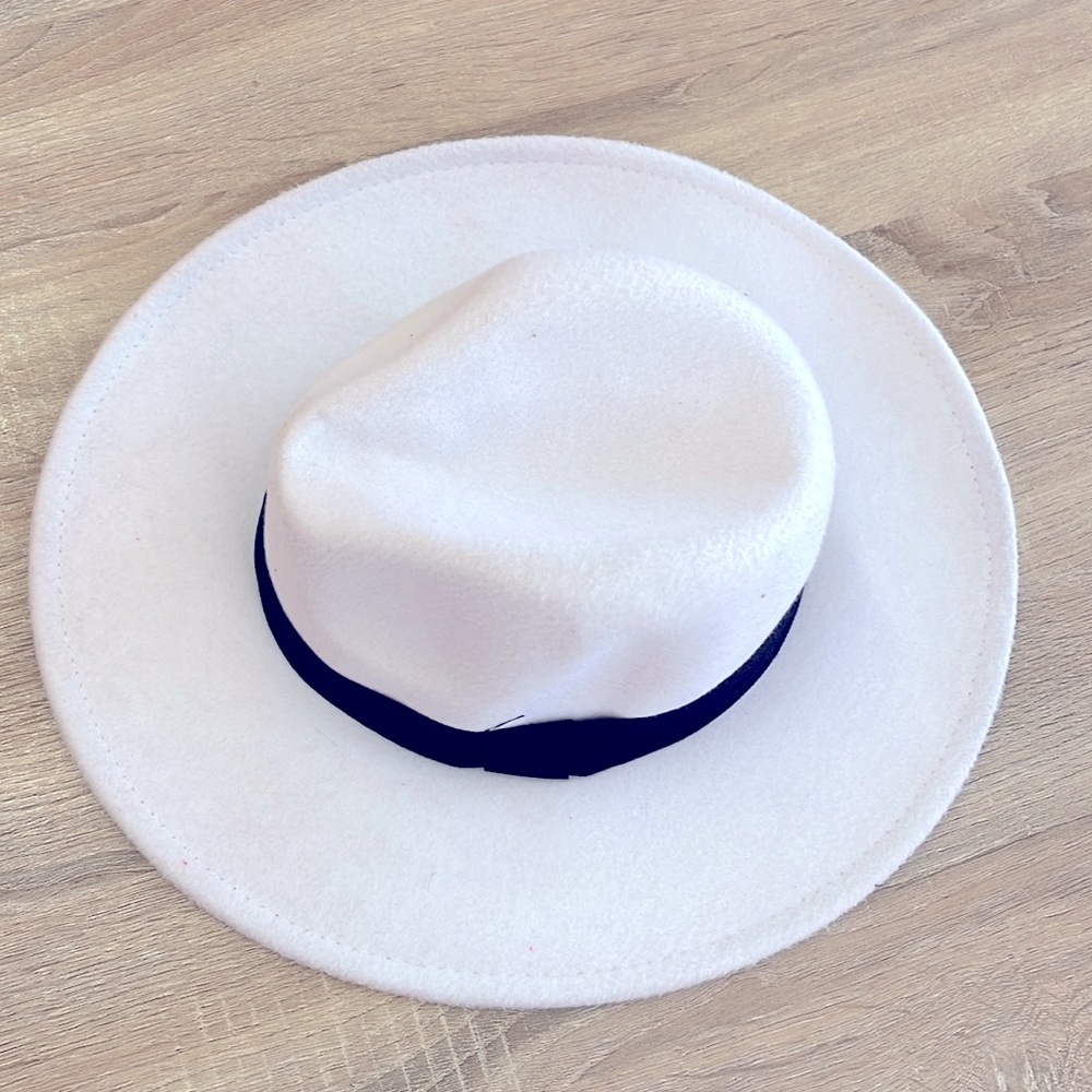 Red brim Fidora